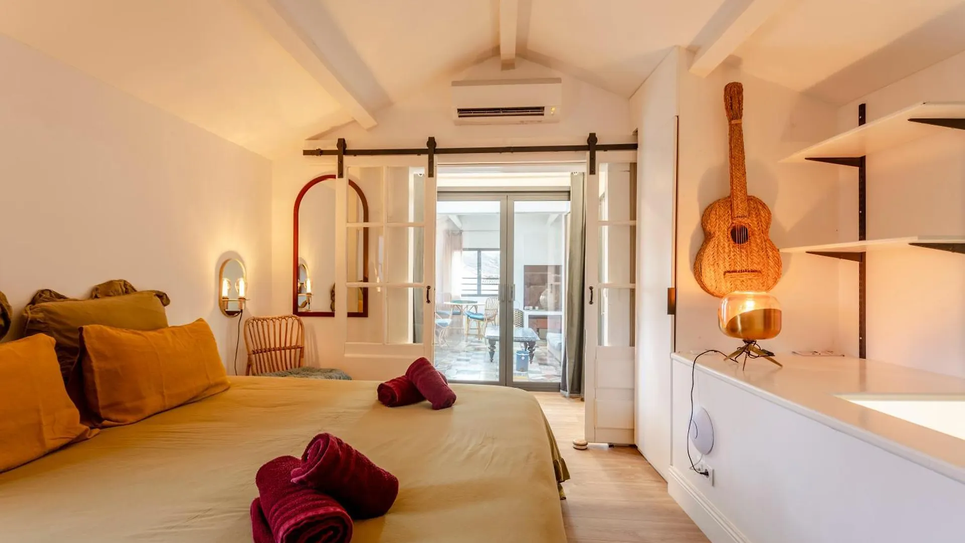 Le 9 Victor Hugo Vue Sur Les Toits, Loft Triplex Avec Terrasse, Intra Muros Saint-Rémy-de-Provence 0*,