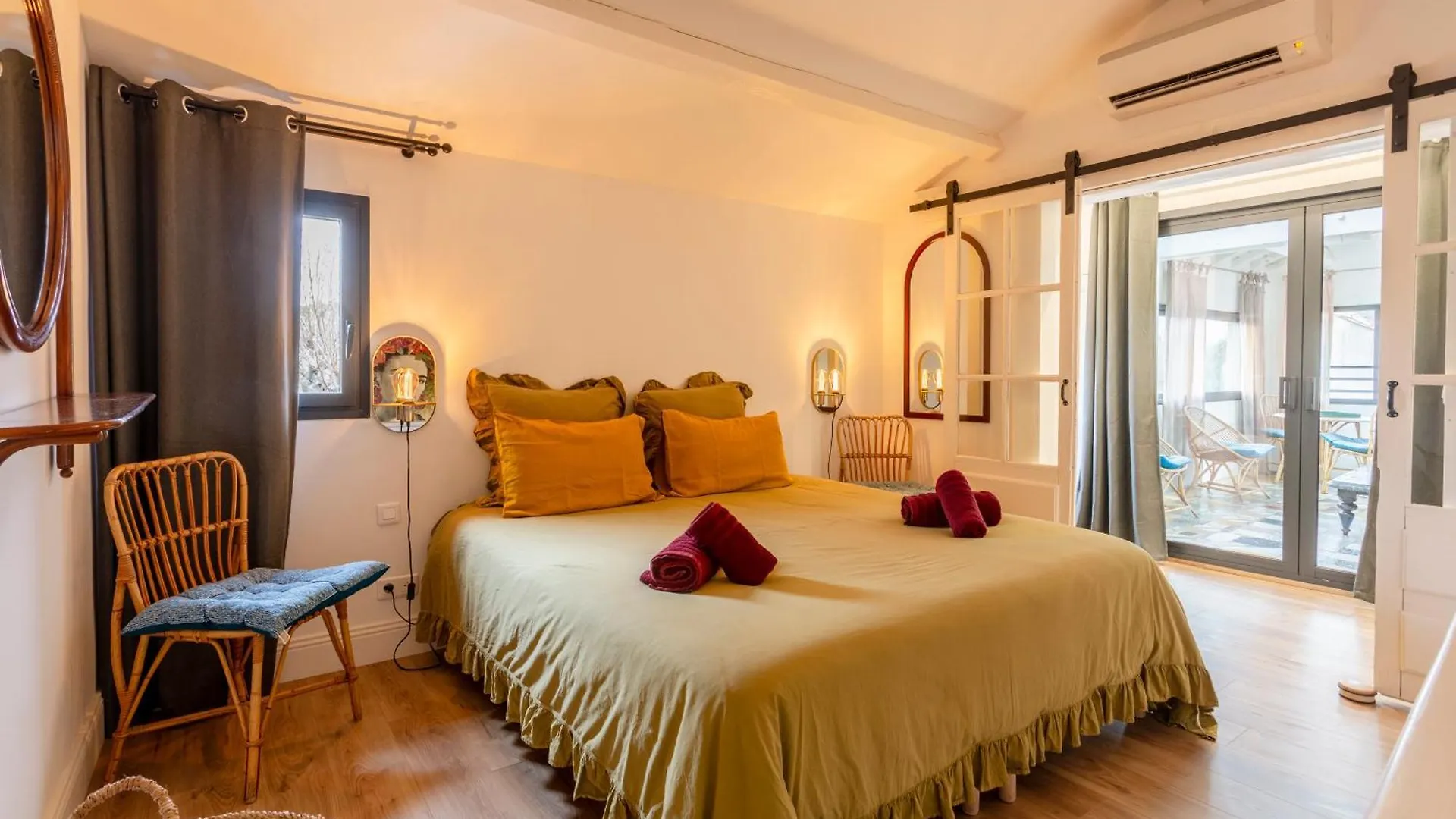 Le 9 Victor Hugo Vue Sur Les Toits, Loft Triplex Avec Terrasse, Intra Muros Saint-Rémy-de-Provence